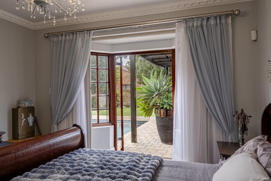 5 Bedroom Property for Sale in Summerstrand Eastern Cape
